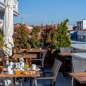 Hotel Bizim, Istambul